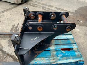 UNUSED PALLET FORKS......65 / 80mm PINS......618j. - Image 3