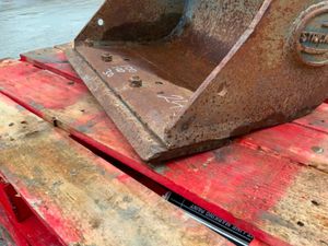 24" STRICKLAND BUCKET....30mm PINS.........265v. - Image 3