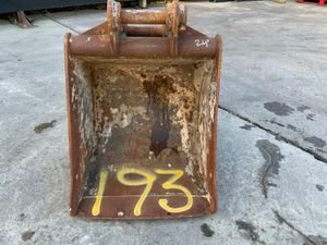 24" DIGGING BUCKET.........45mm PINS.....193. - Image 2