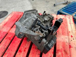 2013 POLO 1.6 TDI GEARBOX ....P17G72 - Image 4