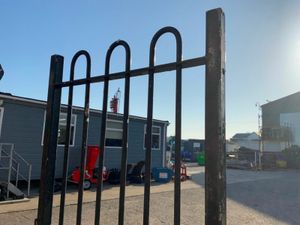 900mm PEDESTRIAN SIDE ENTRANCE GATE......900. - Image 4