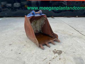 30" DIGGING BUCKET....45mm PINS.....982-28. - Image 2