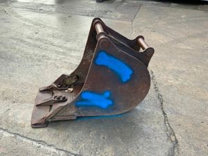 18" DIGGING BUCKET......50mm PINS.......1252. - Image 2