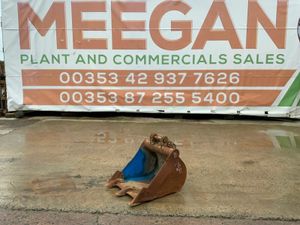 18" MINI DIGGER BUCKET...30mm PINS.....1830 - Image 2