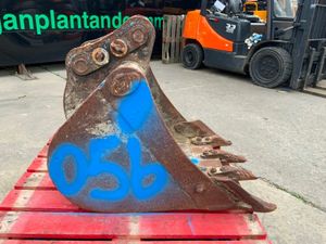 24" GEITH DIGGING BUCKET.....45mm PINS......05624. - Image 2