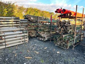 ACRO PROPS...... 187 C - Image 4