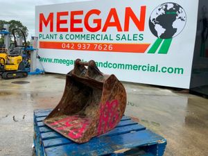 24" JCB DIGGING BUCKET......45mm PINS.......198w. - Image 2