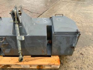 WATKINS 1000kg WEIGHT BLOCK / TOOL BOX...459F - Image 4