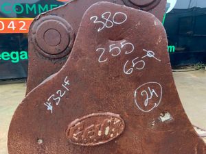 24" GEITH DIGGING BUCKET.......65mm PINS......321f - Image 3