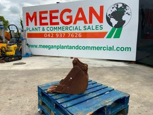 12" MINI DIGGER BUCKET......35mm PINS......231w. - Image 2