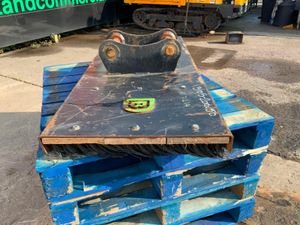 60" DIGBIT MINI DIGGER ROAD BRUSH....50mm PINS..72 - Image 3