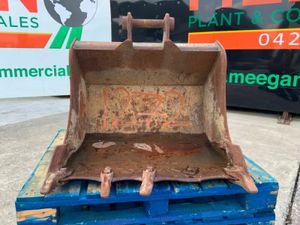 36" JCB DIGGING BUCKET.....45mm PINS.....1272t. - Image 2