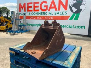18"  JCB MINI DIGGER BUCKET...35mm PINS.....238w.. - Image 2