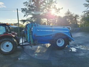 2009 Agrispread 2400 Gal - Joskin 7.5M Dribble Bar - Image 2