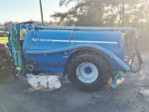 2009 Agrispread 2400 Gal - Joskin 7.5M Dribble Bar - Image 3