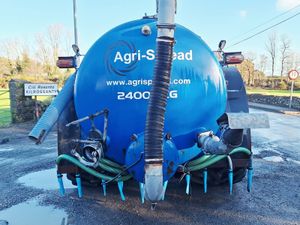 2009 Agrispread 2400 Gal - Joskin 7.5M Dribble Bar - Image 4