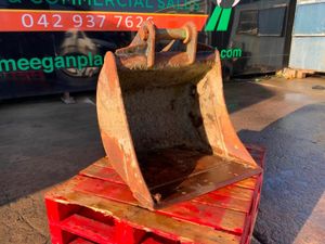 30" STRICKLAND BUCKET........60mm PINS........667. - Image 3