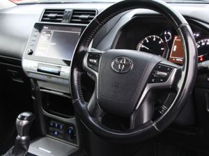 Landcruiser Auto * 2 Seat * 1 owner * Vat included - Image 3