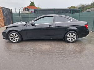 152 Mercedes C-Class Automatic - Image 2