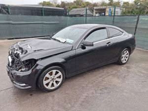 152 Mercedes C-Class Automatic - Image 4