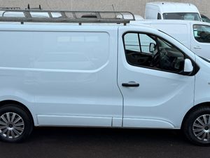 192 Renault Trafic 86,000Km Leather Seats - Image 3