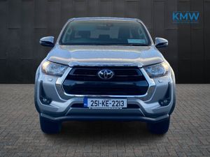 Toyota Hilux 2.8 SR5 MANUAL..Roller shutter..No VA - Image 3