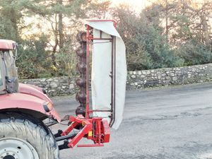 2011 Lely Spendimo 240 Disc Mower - Image 2