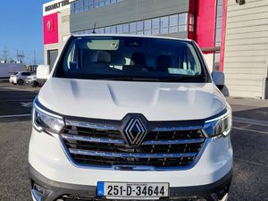 Renault Trafic 2025 170HP Auto - Image 2