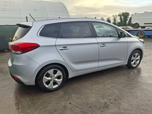 162 Kia Carens  7 seater  1.7 Diesel - Image 3