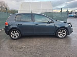 2012 Volkswagen Golf  Trendline  1.6 Tdi - Image 2