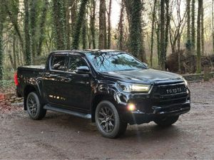 Toyota Hilux GR EDITION 2.4D 360 REV CAMERA  4X4 H - Image 3