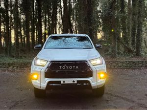 Toyota Hilux 2.4D GR EDITION 360 REV CAMERA 4X4 HA - Image 3