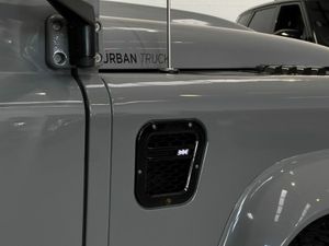 Land Rover Defender TD XS UTILITY WAGON #87 - Image 4