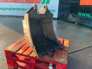 24" DIGGING BUCKET....FORD BACKHOE..........72s. - Image 2