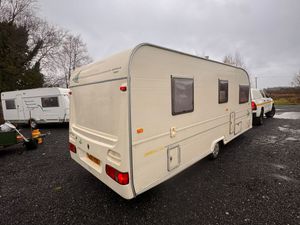 Avondale Dart 6 Berth Fixed Bunkbed Caravan - Image 4