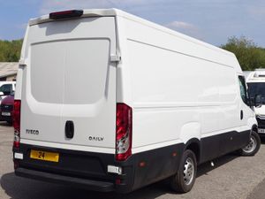 2024 Iveco Daily Medium Roof Panel Van - Image 3