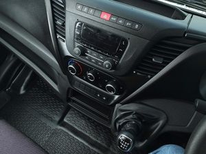 2024 Iveco Daily Medium Roof Panel Van - Image 4