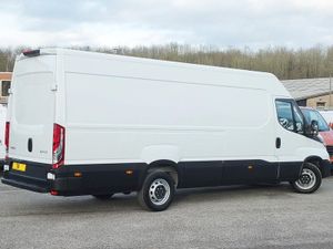 2024 Iveco Daily Medium Roof Panel Van - Image 4