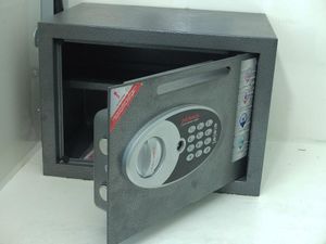 2023 Renault Master Low Loader Van - Image 3