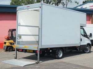 2022 Iveco Daily Luton Box Van - Image 3