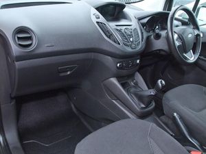 2018 Ford Transit Courier Small Panel Van - Image 3