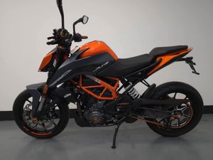 KTM DUKE 390 WITH EXTRAS - Image 4