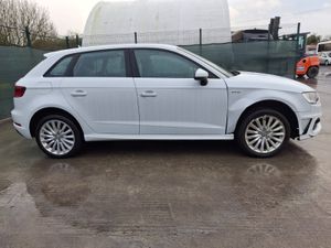 2016 Audi A3 Sportback  1.4 TFSI ETRON Hybrid  Au - Image 4