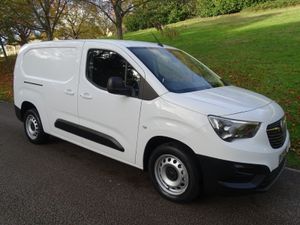 2020 Vauxhall Combo Panel Van - Image 4
