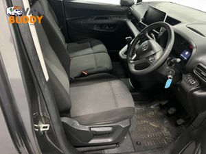 2023 Vauxhall Combo Panel Van - Image 2