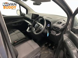 2023 Vauxhall Combo Panel Van - Image 4