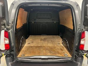 2024 Vauxhall Combo Panel Van - Image 2