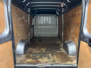 2022 Citroen Relay Panel Van - Image 3