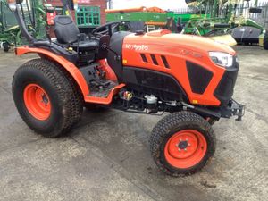 Kubota L351 tractor - Image 3