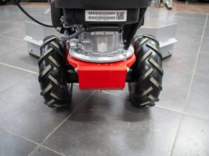 New Honda 6hp Petrol Yard Scraper - Image 4